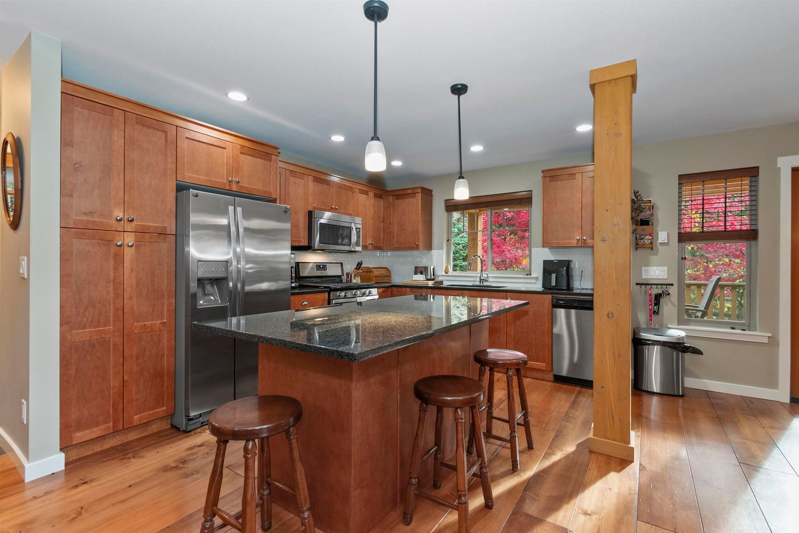 Listing Image 9