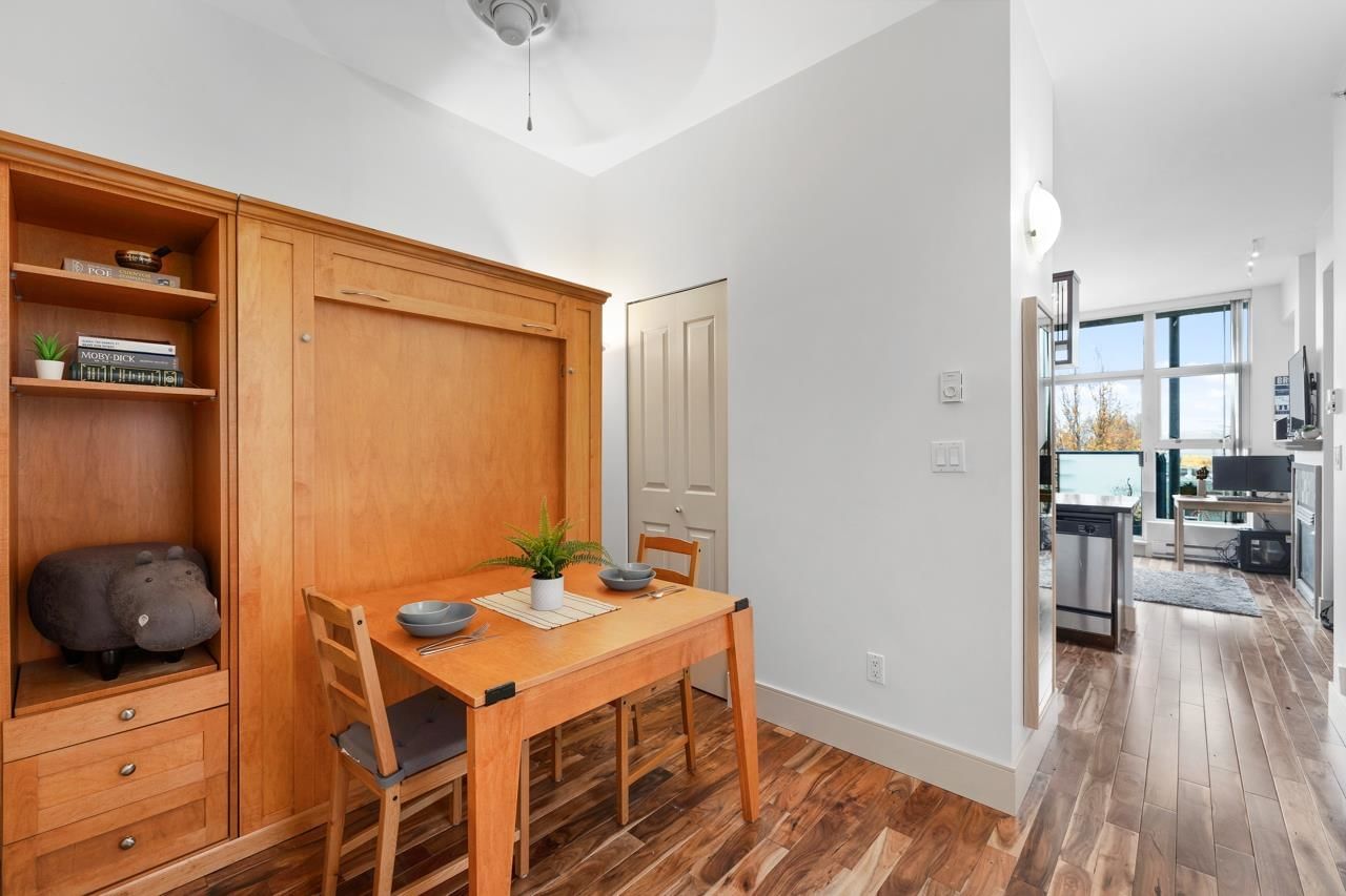 Listing Image 11