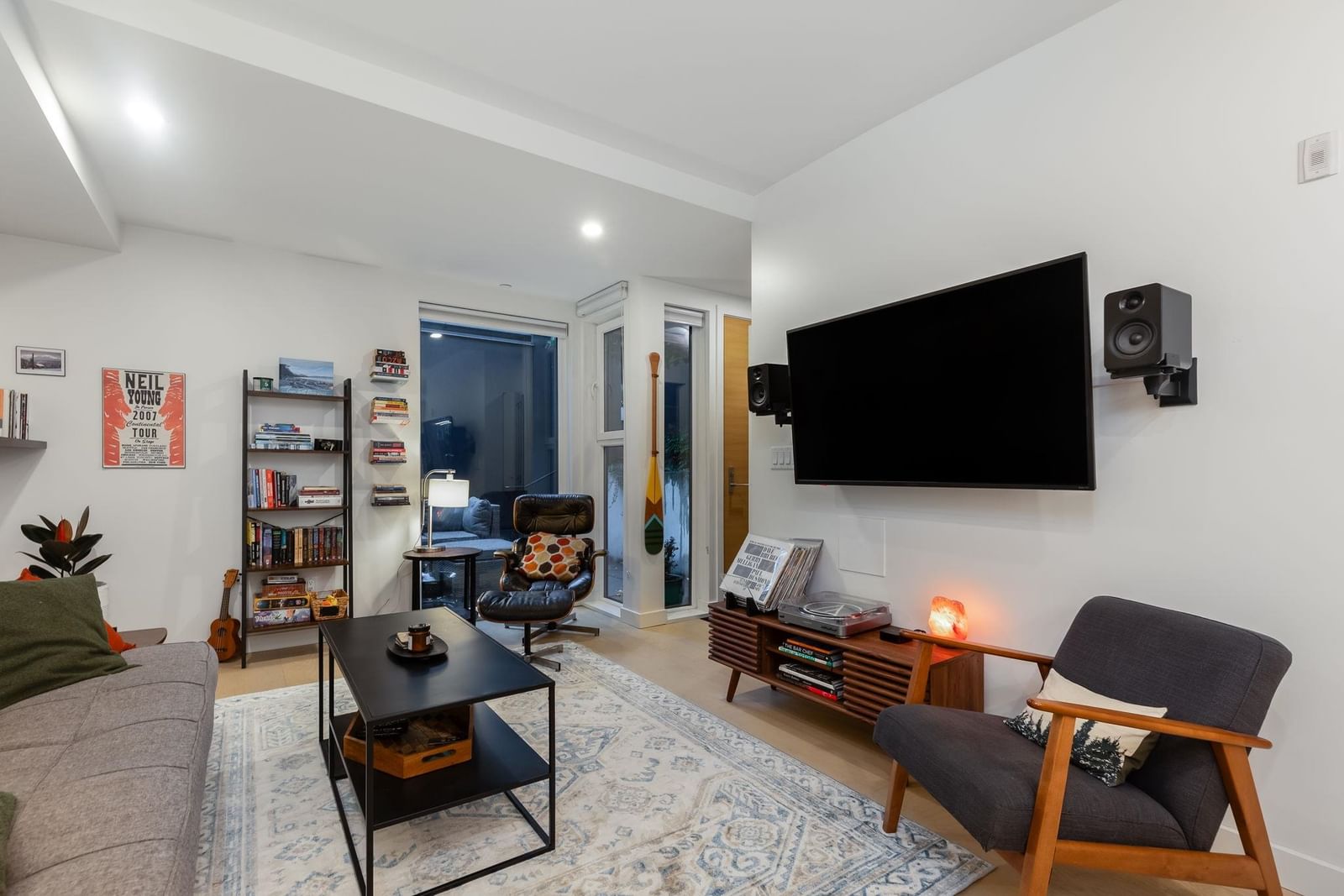 Listing Image 5