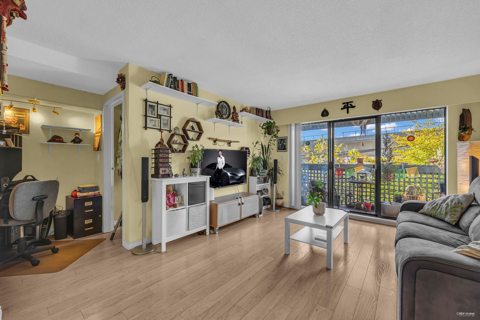 Listing Image 12