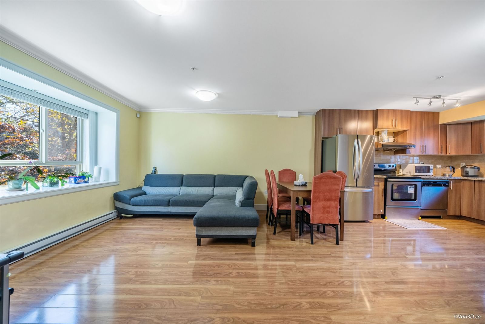 Listing Image 8