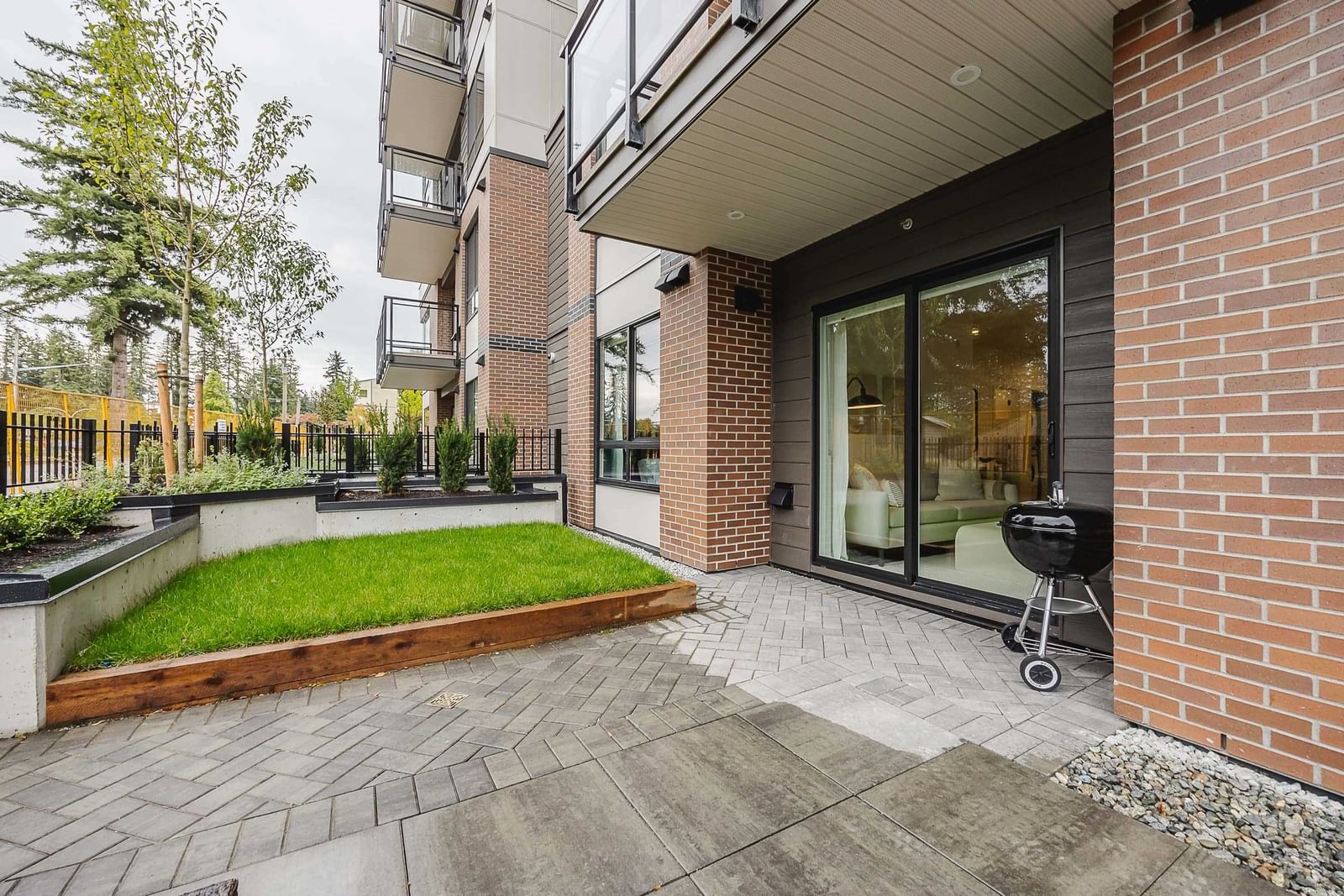 Listing Image 9