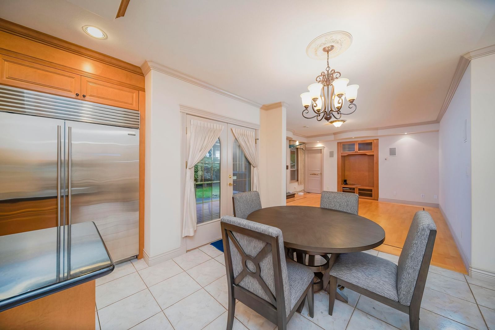 Listing Image 11