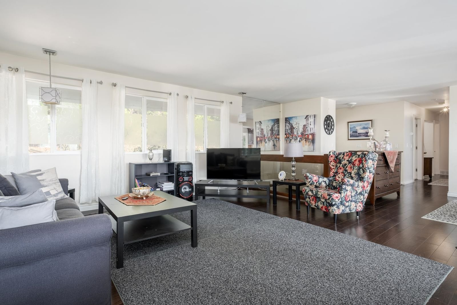 Listing Image 6