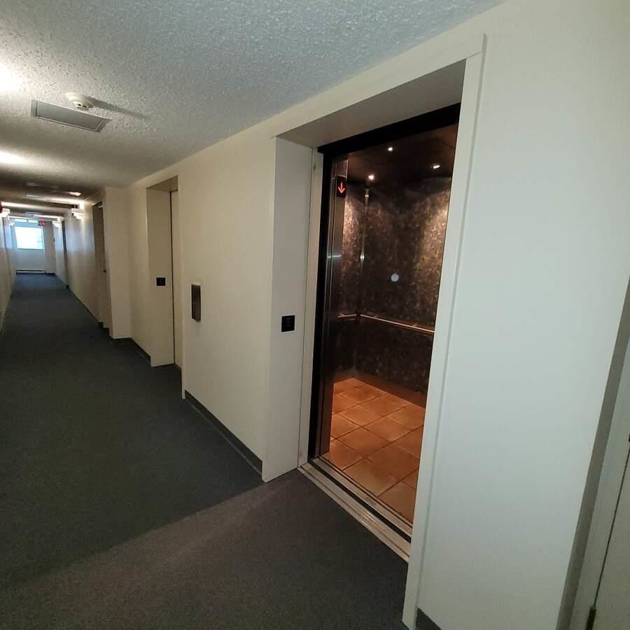 Listing Image 17