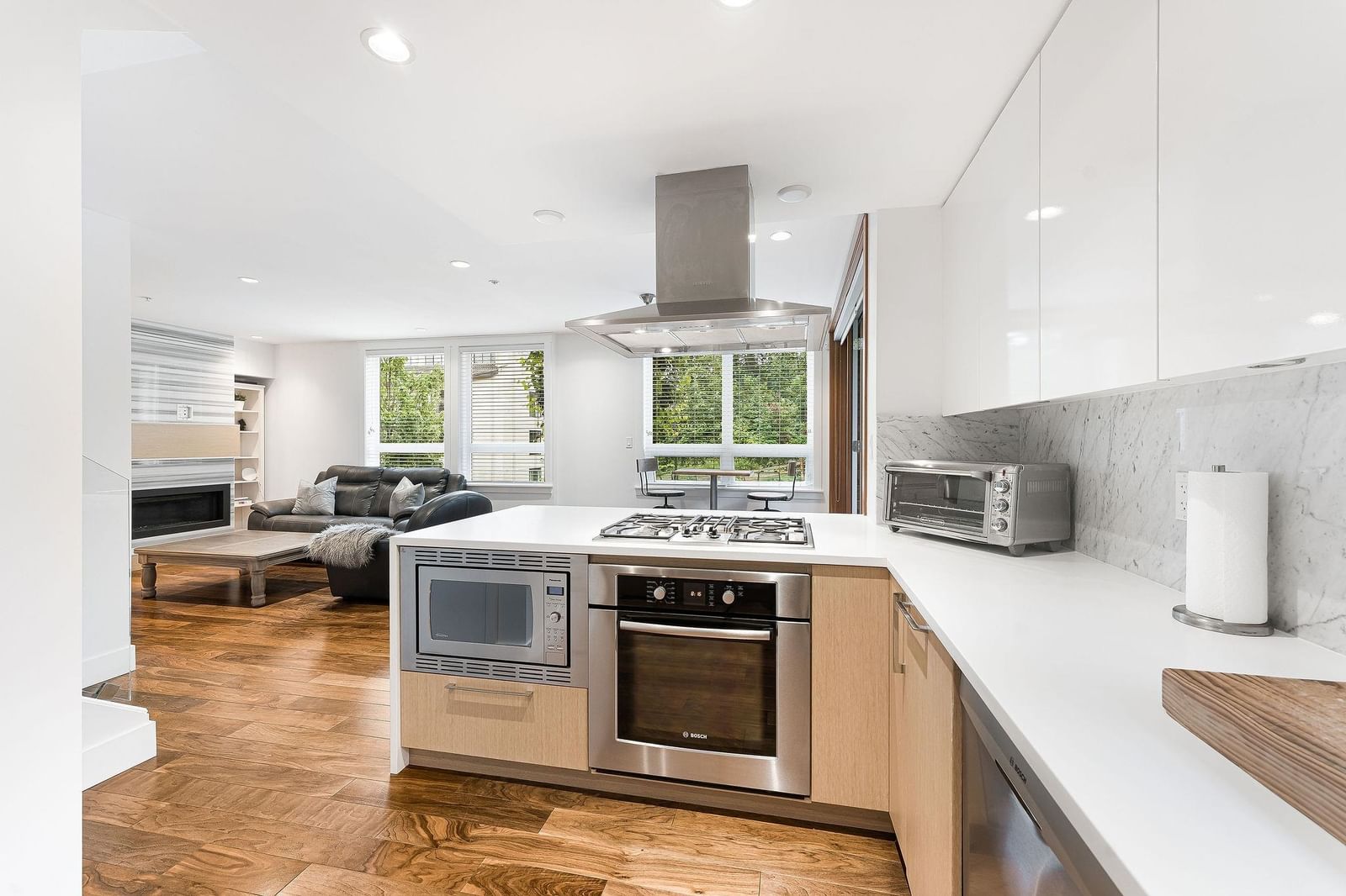Listing Image 9