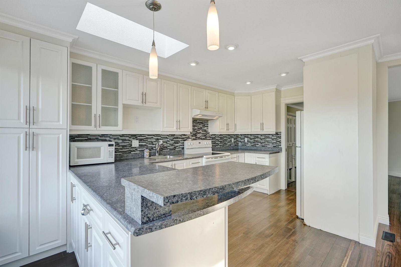 Listing Image 13