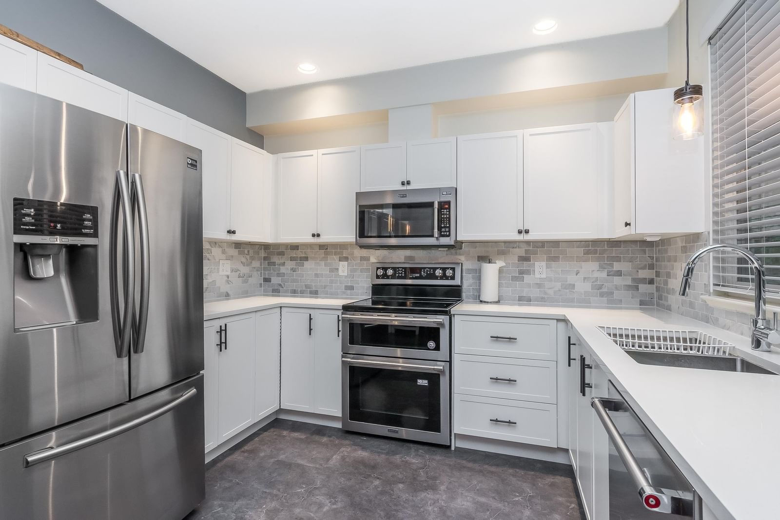 Listing Image 13