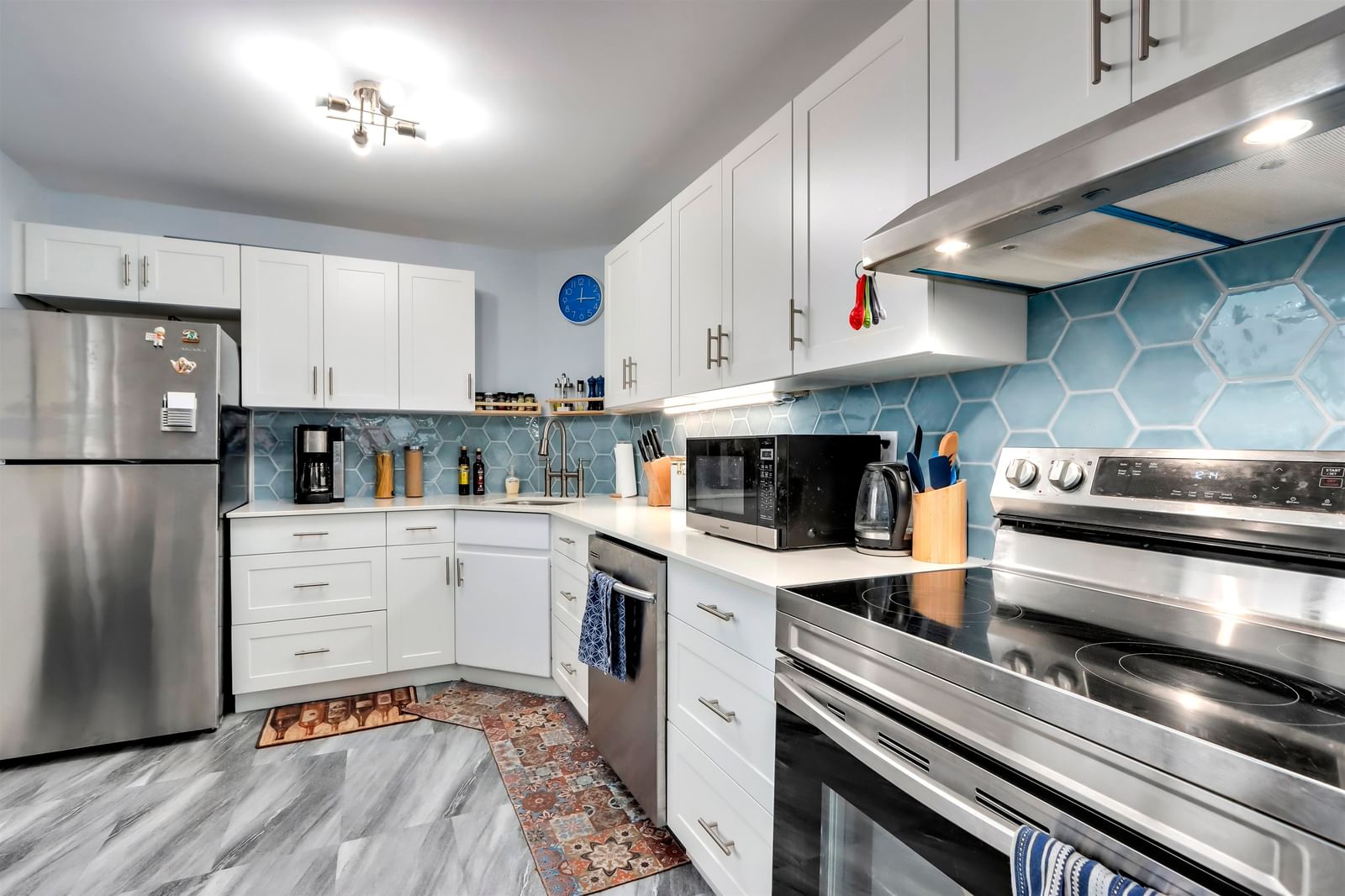 Listing Image 10