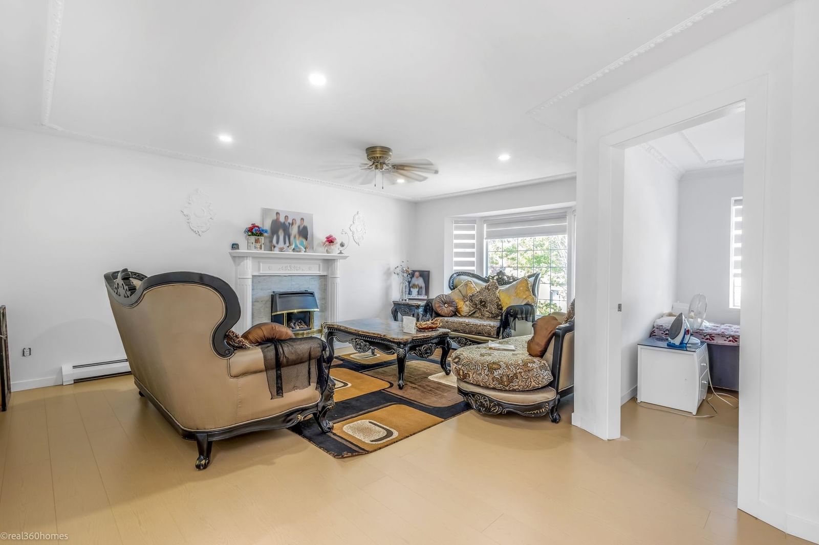 Listing Image 10