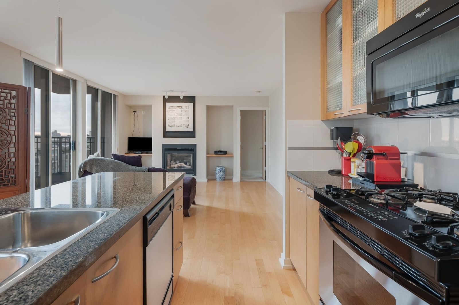 Listing Image 12