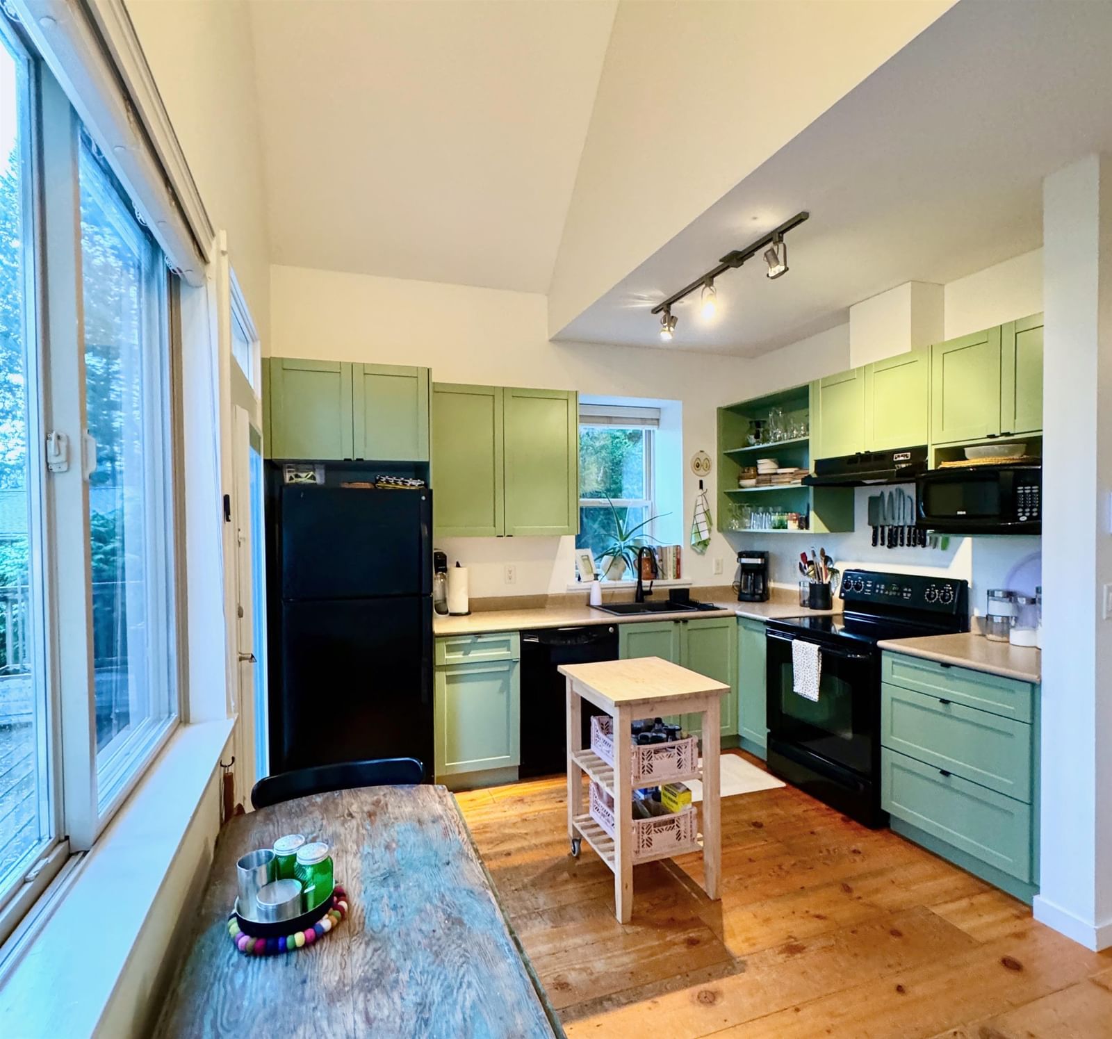 Listing Image 9