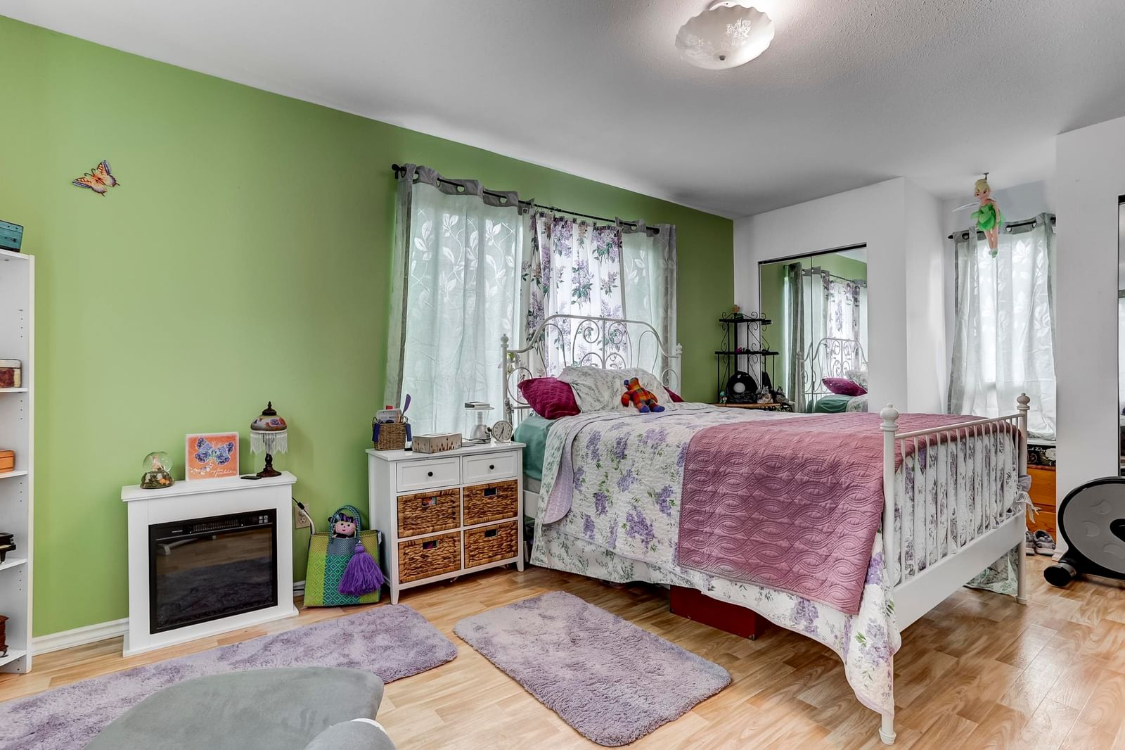 Listing Image 11