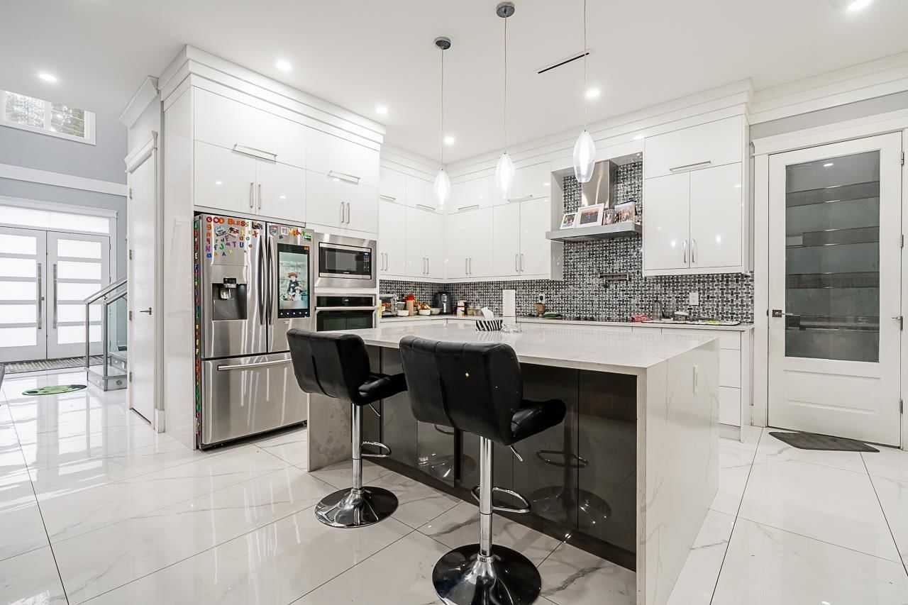 Listing Image 9