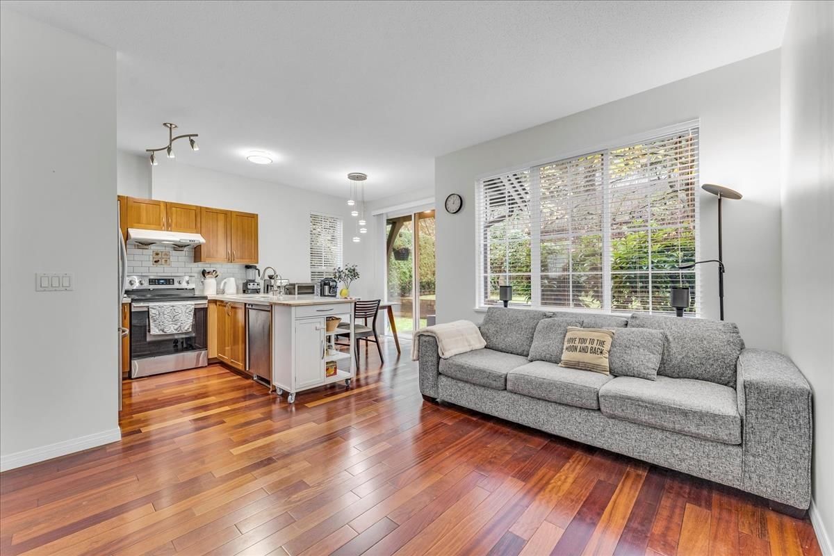 Listing Image 11