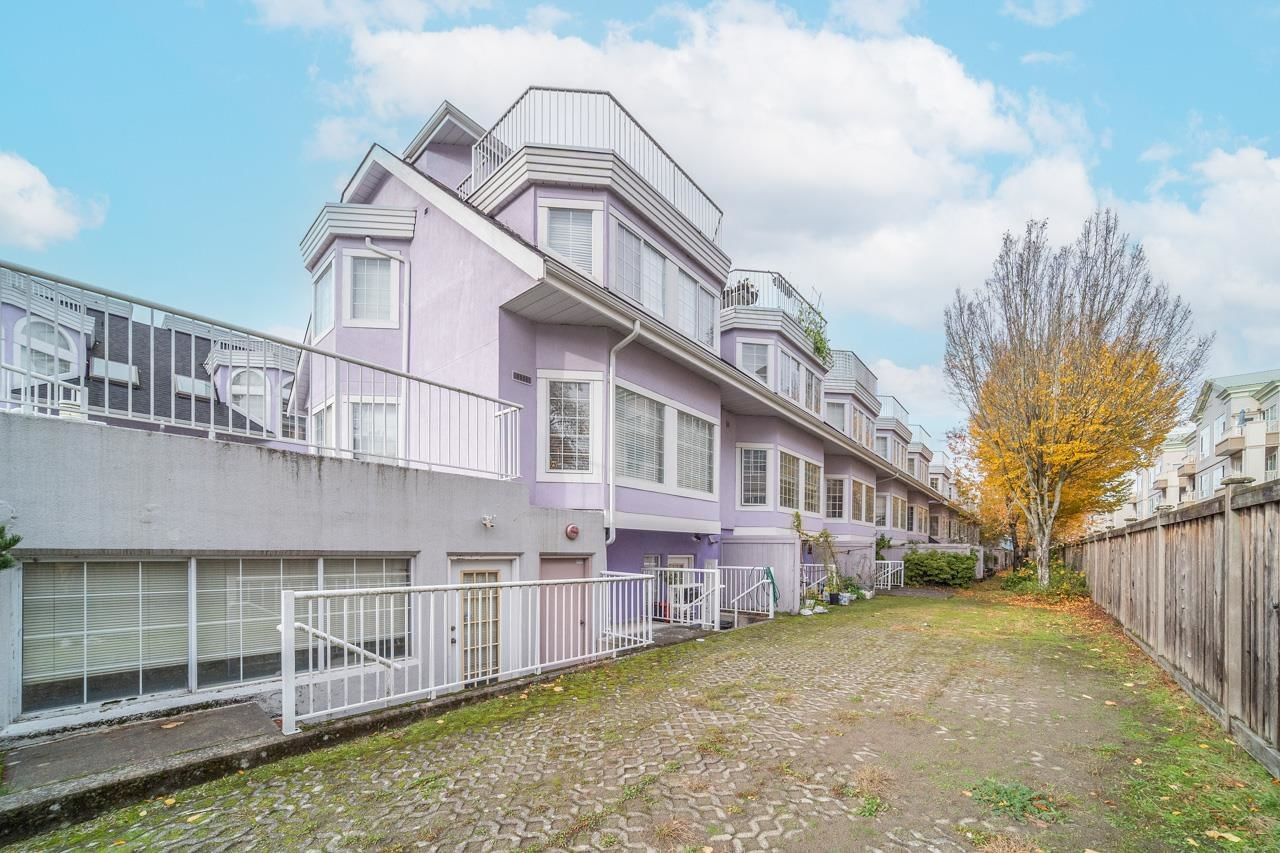 Listing Image 19