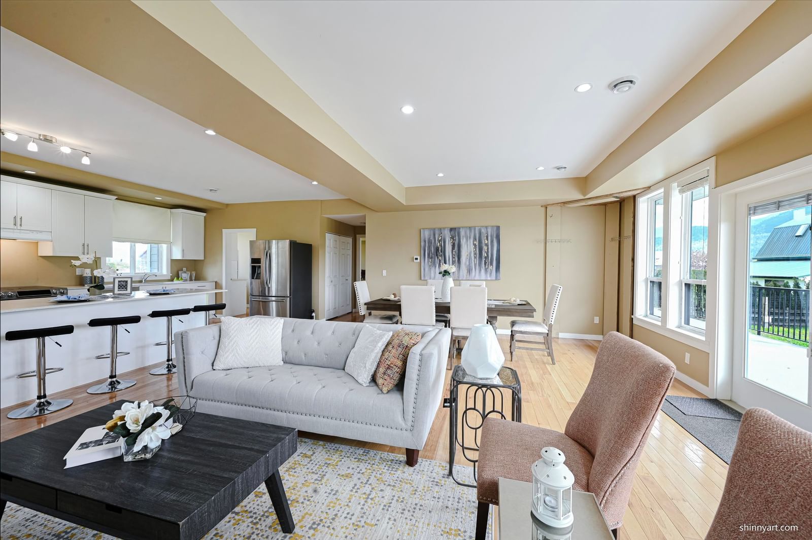 Listing Image 12