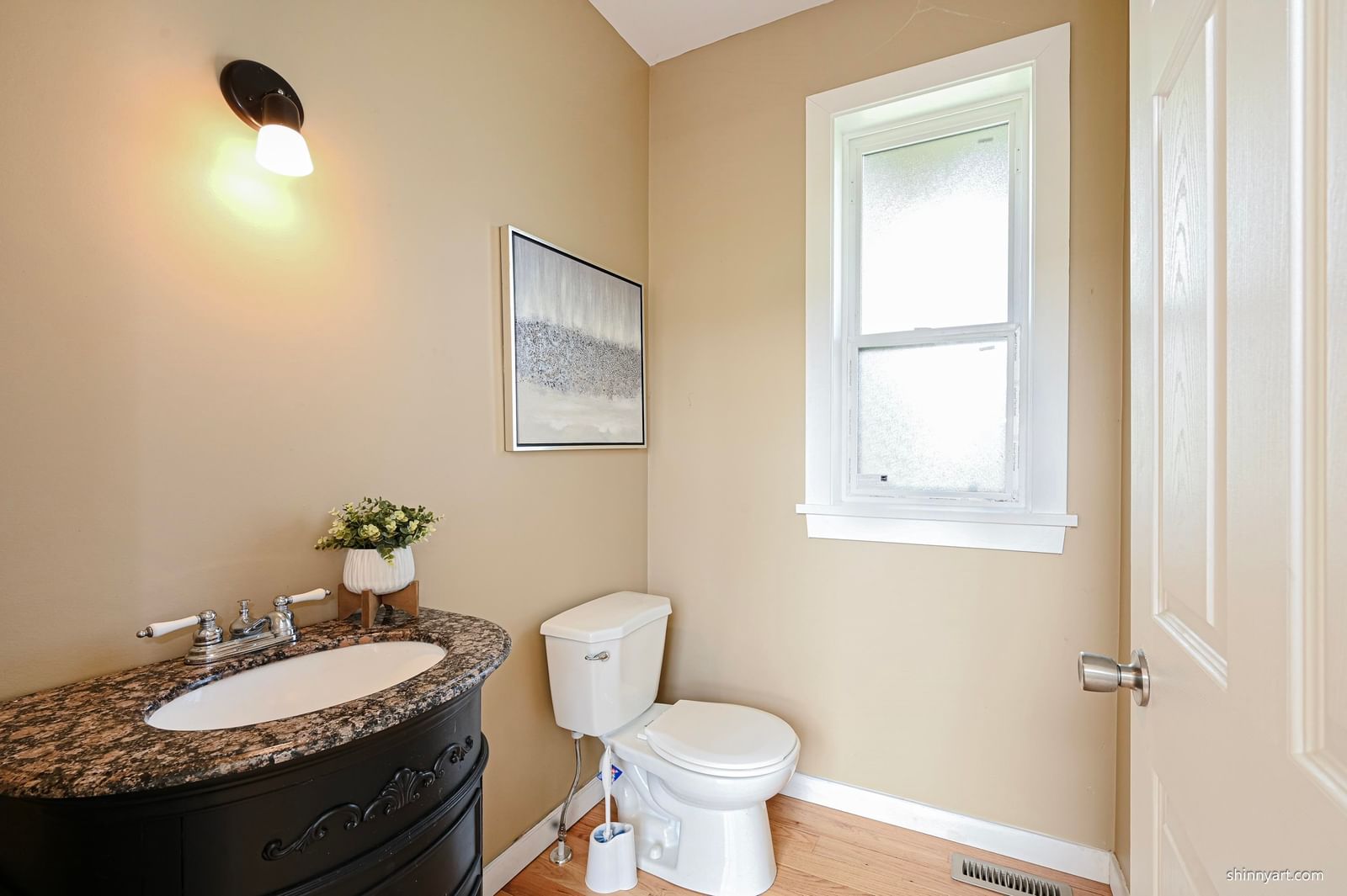 Listing Image 19