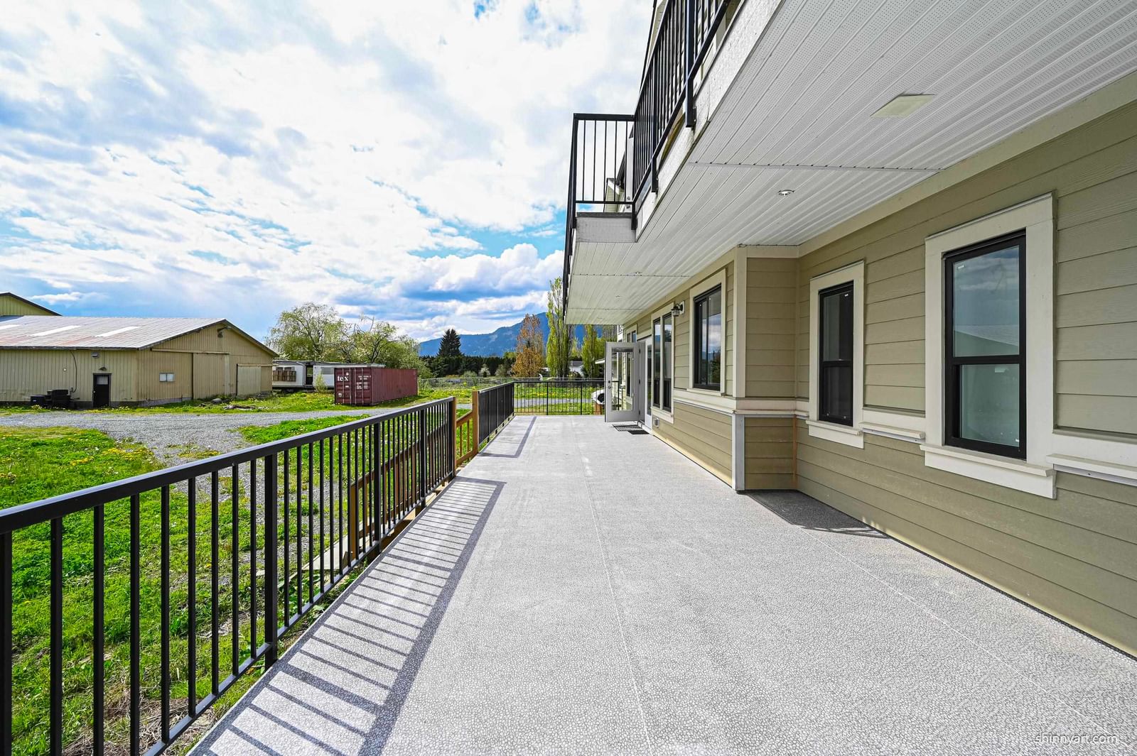Listing Image 6