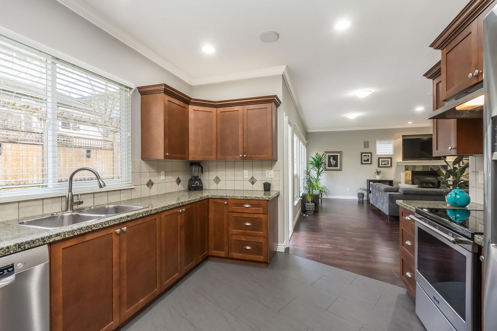 Listing Image 19