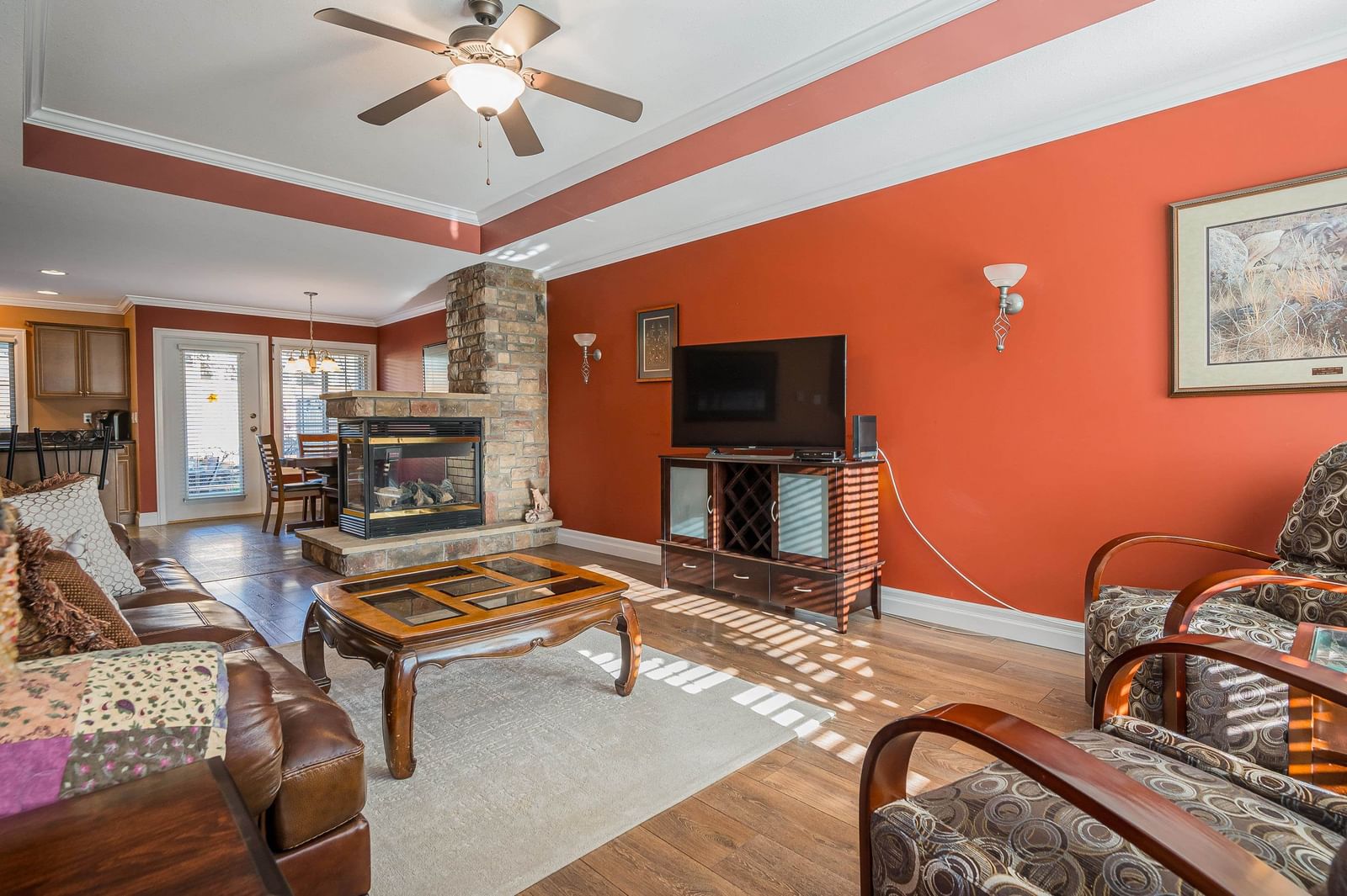 Listing Image 5