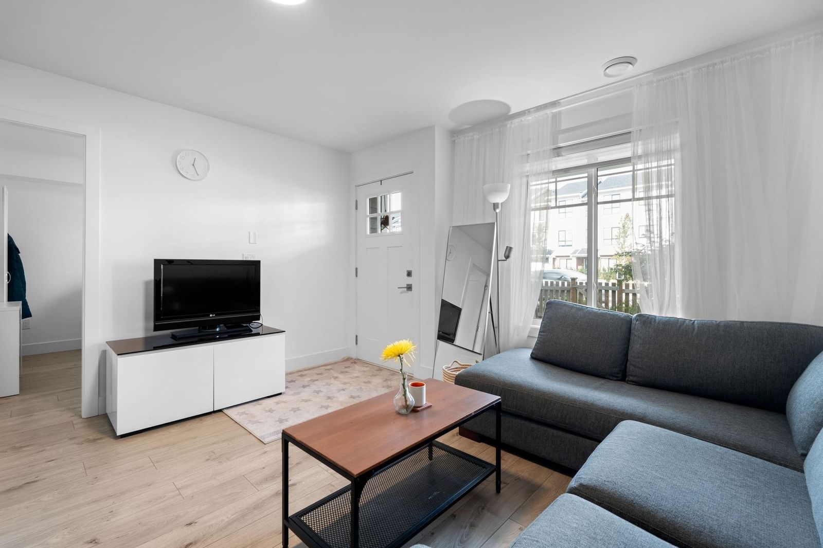 Listing Image 19