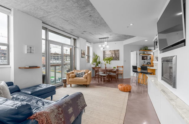 504 - 919 Station Street