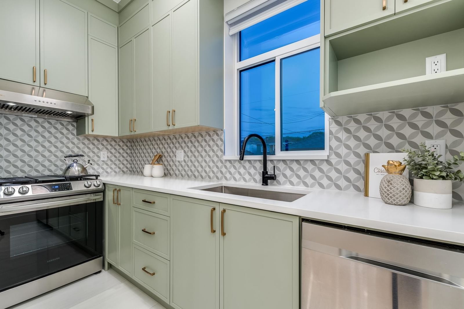 Listing Image 15