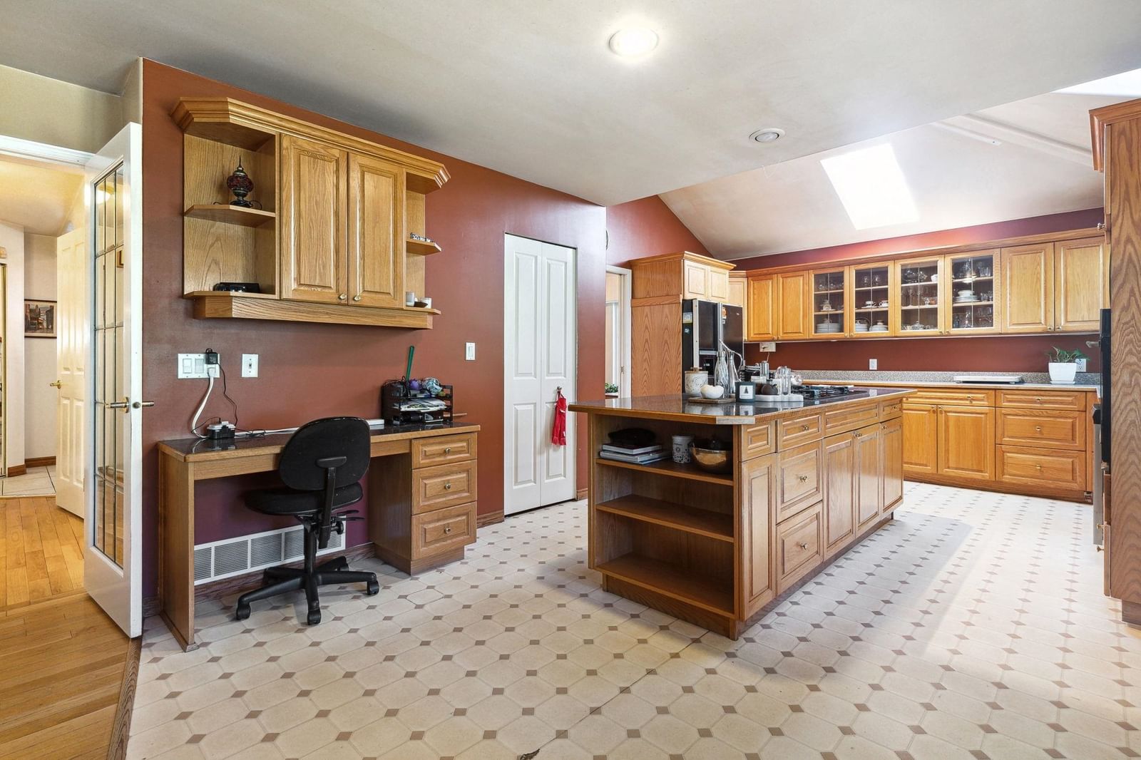 Listing Image 10