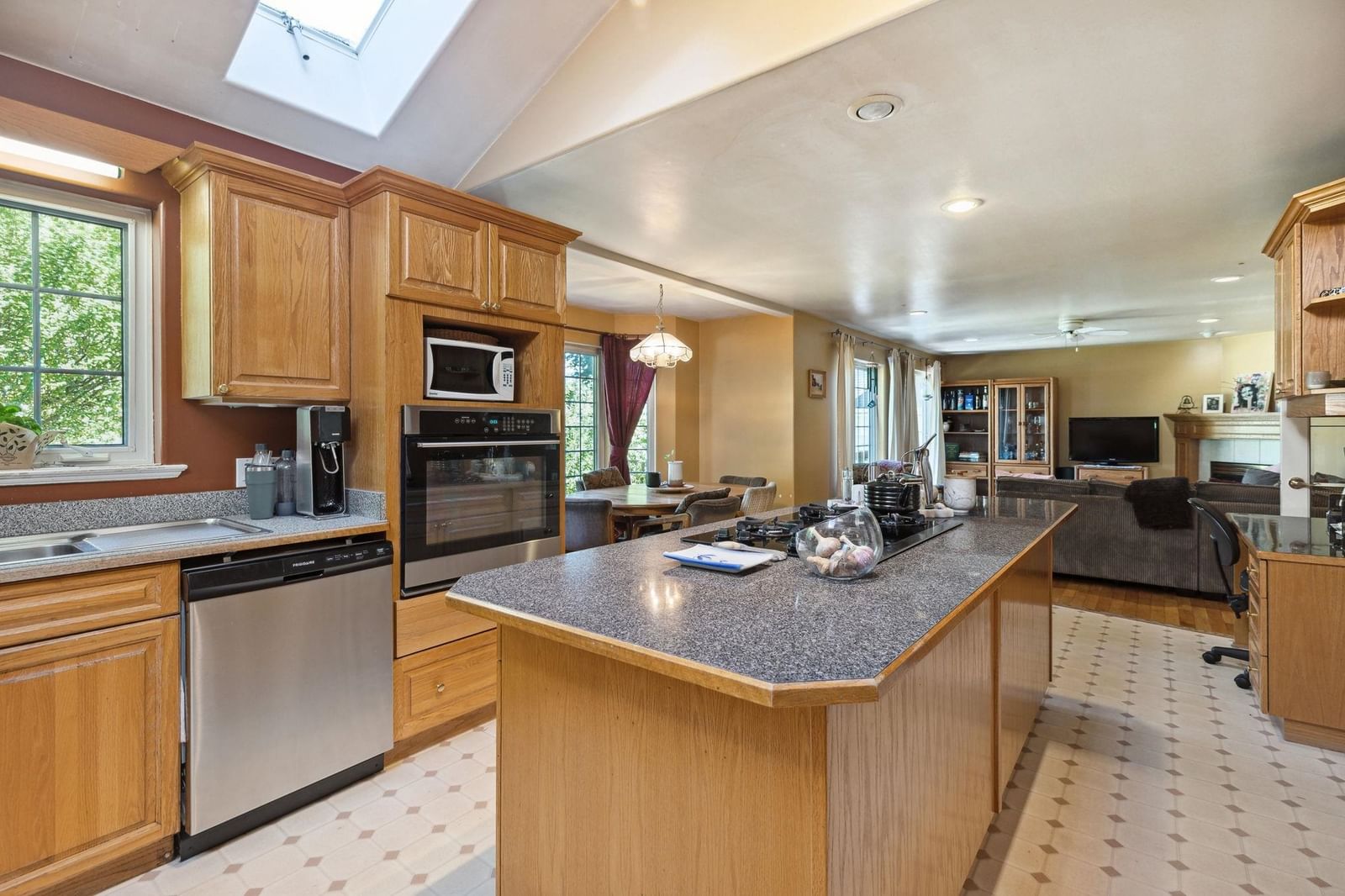 Listing Image 13