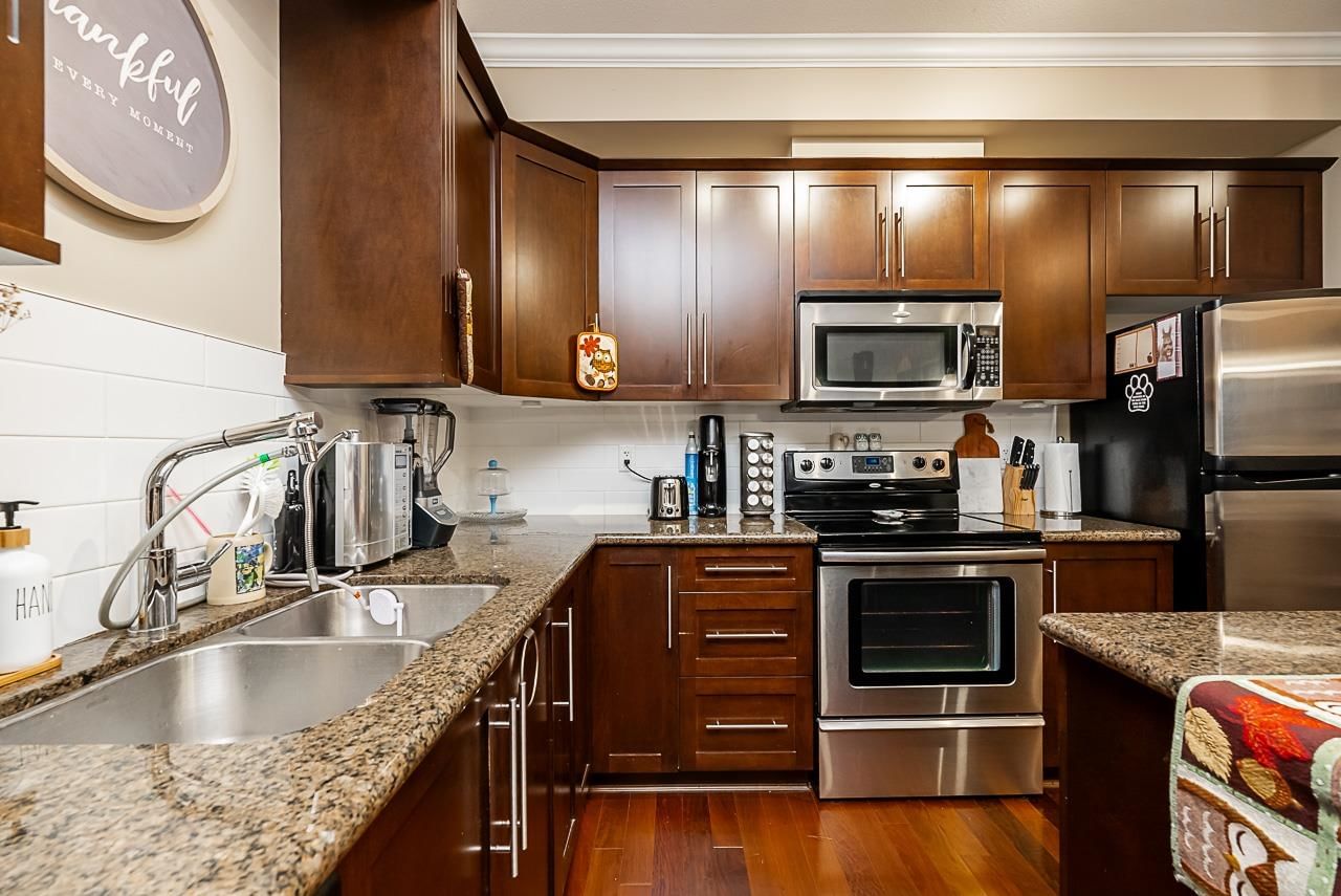 Listing Image 11