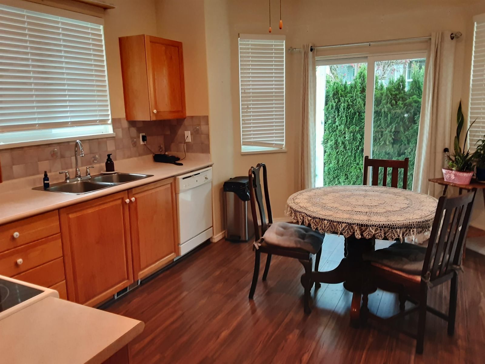 Listing Image 9