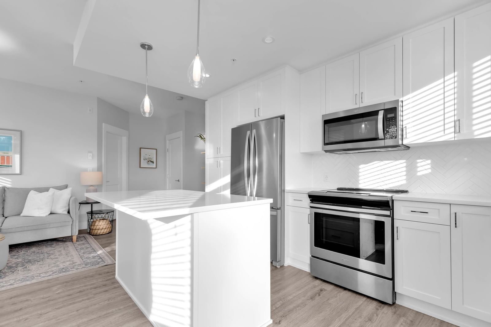 Listing Image 5
