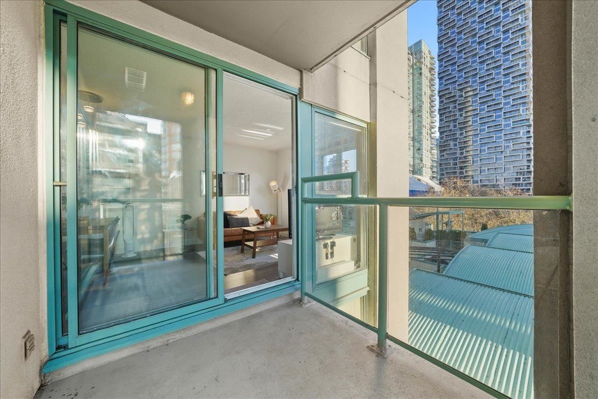 Listing Image 10