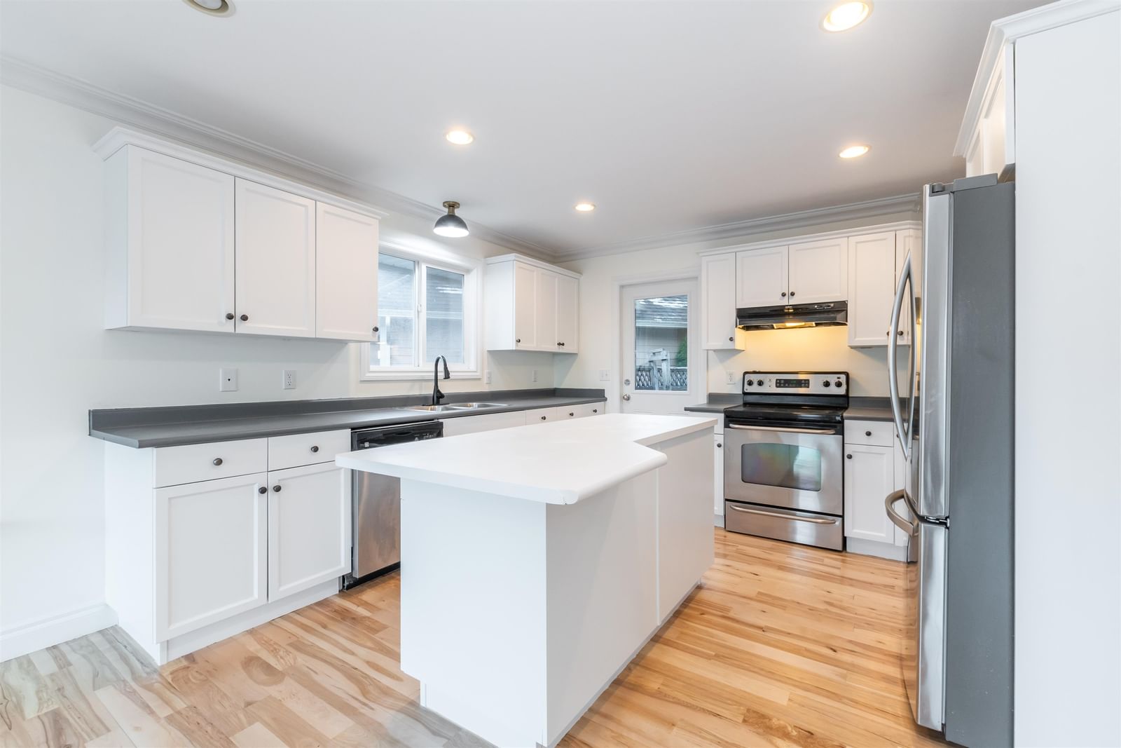 Listing Image 18