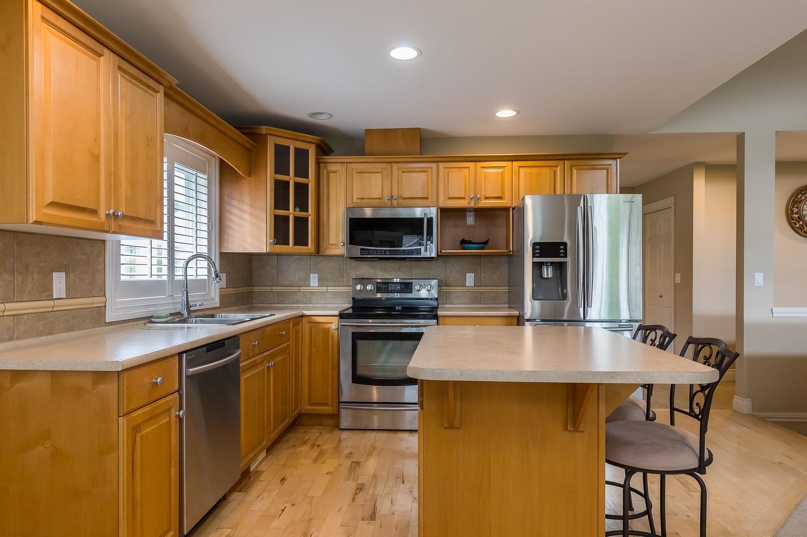 Listing Image 12