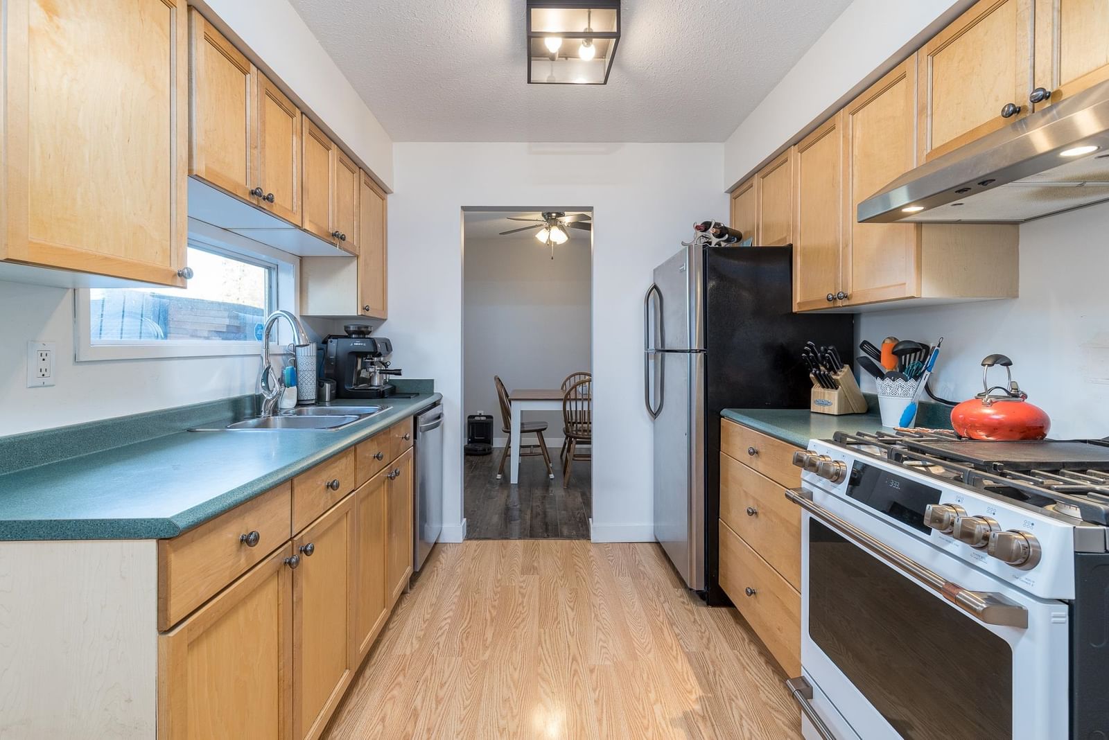 Listing Image 19