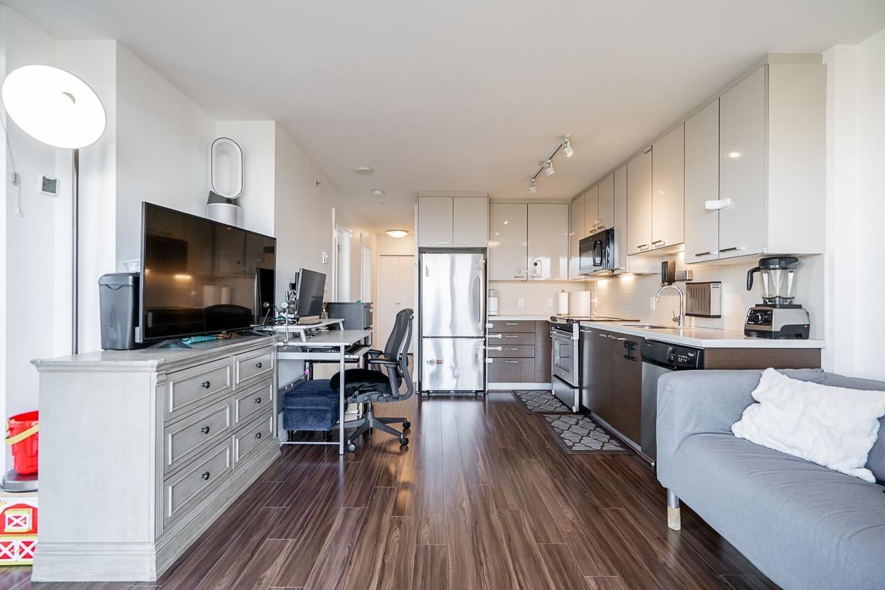 Listing Image 11