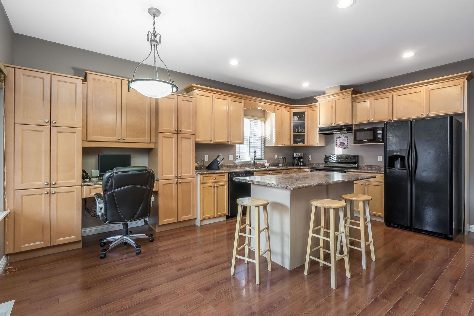 Listing Image 8