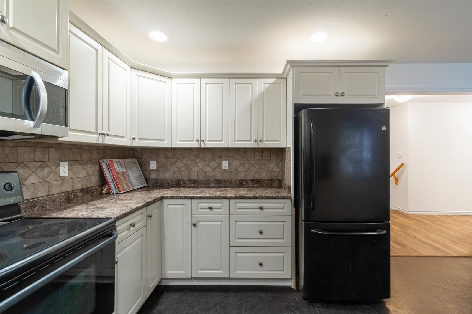 Listing Image 14