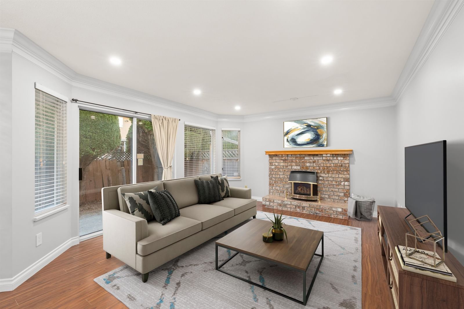 Listing Image 6