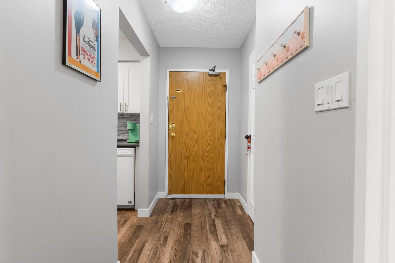 Listing Image 17