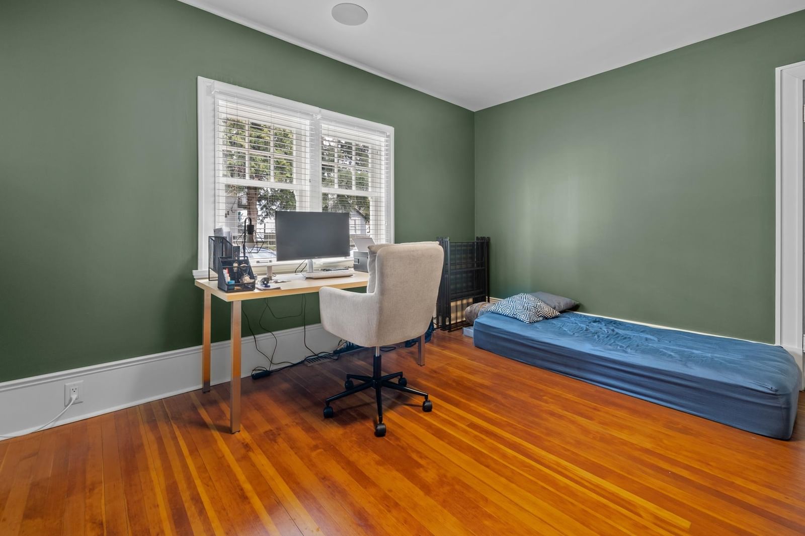 Listing Image 16