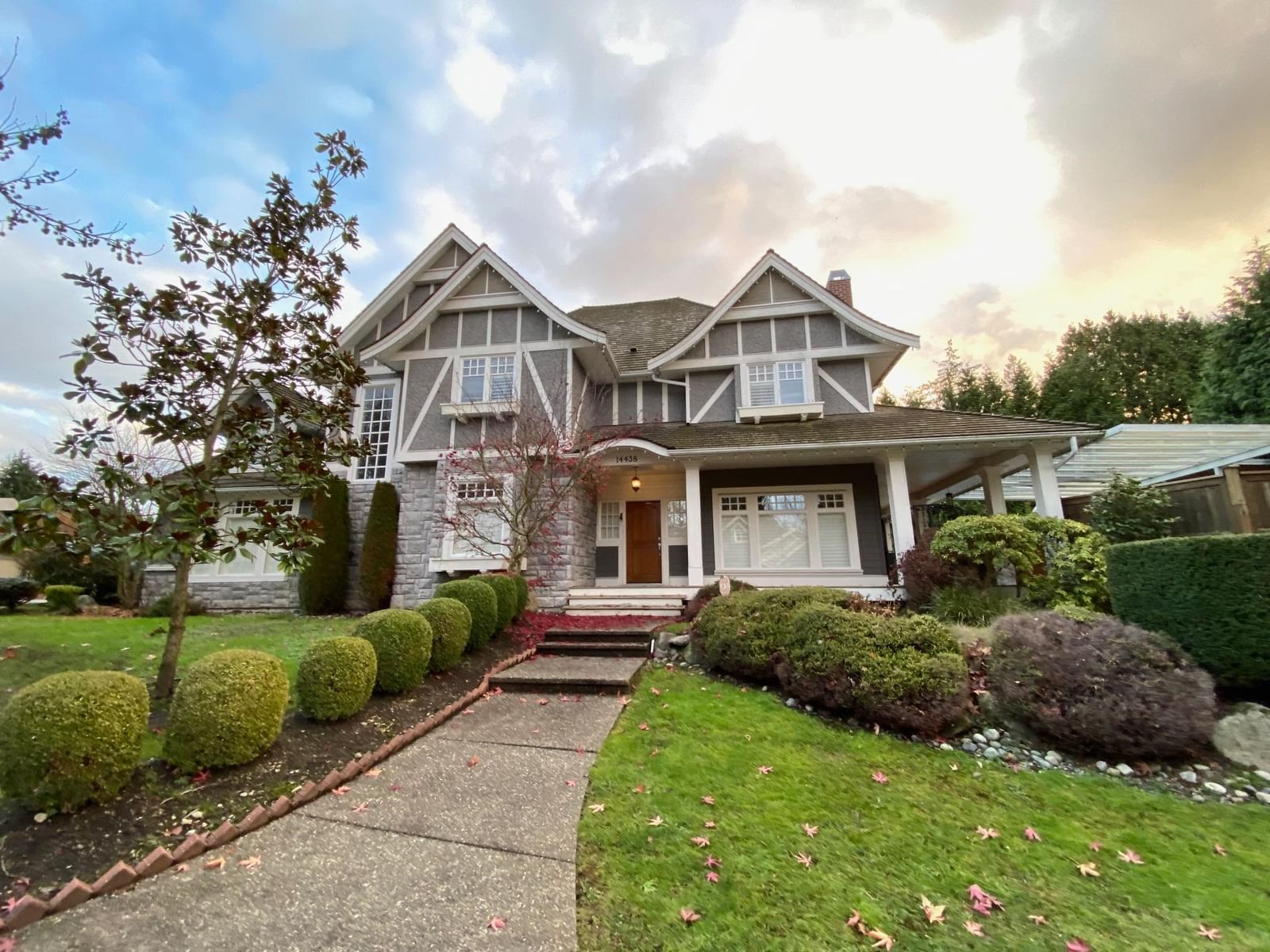 Listing Image 1