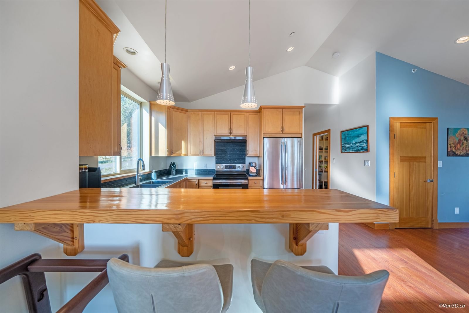 Listing Image 12