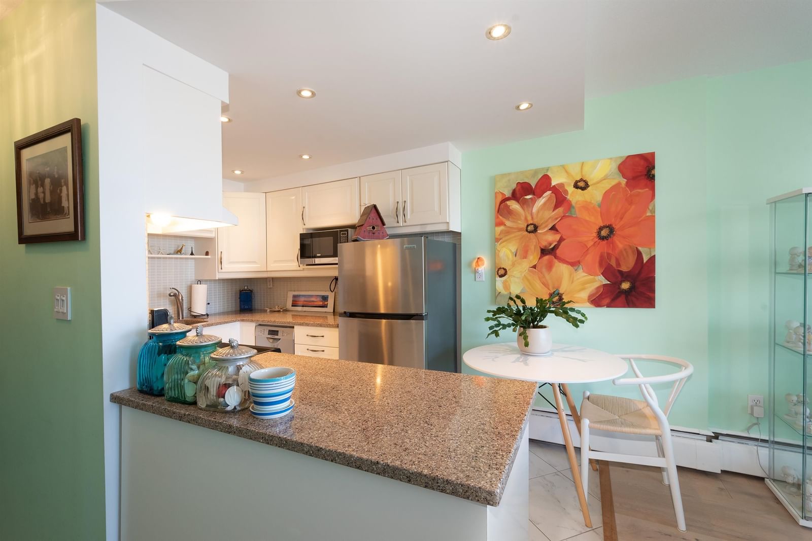 Listing Image 10