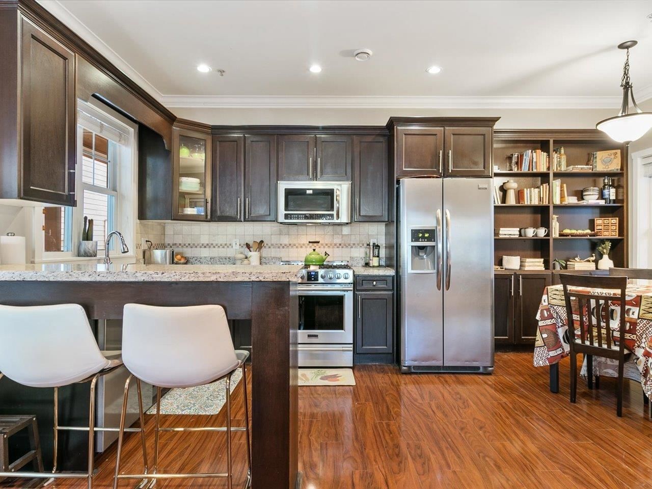 Listing Image 11