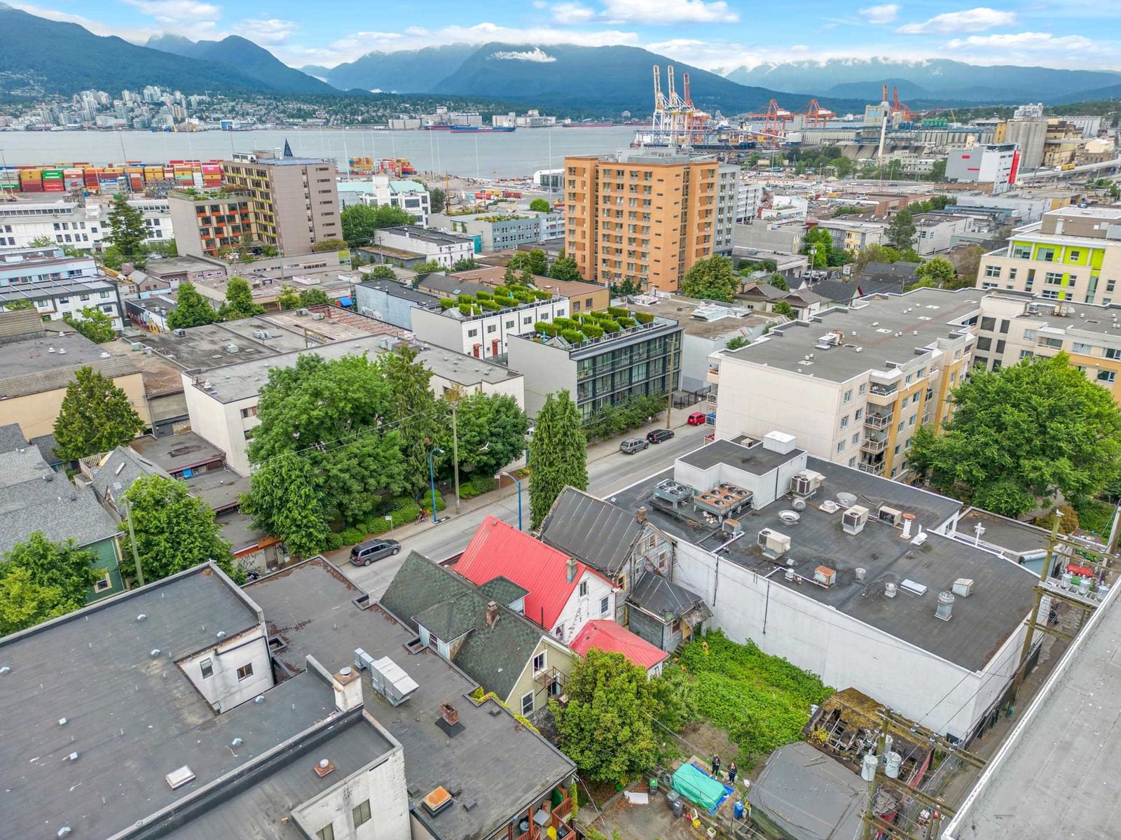 Listing Image 11