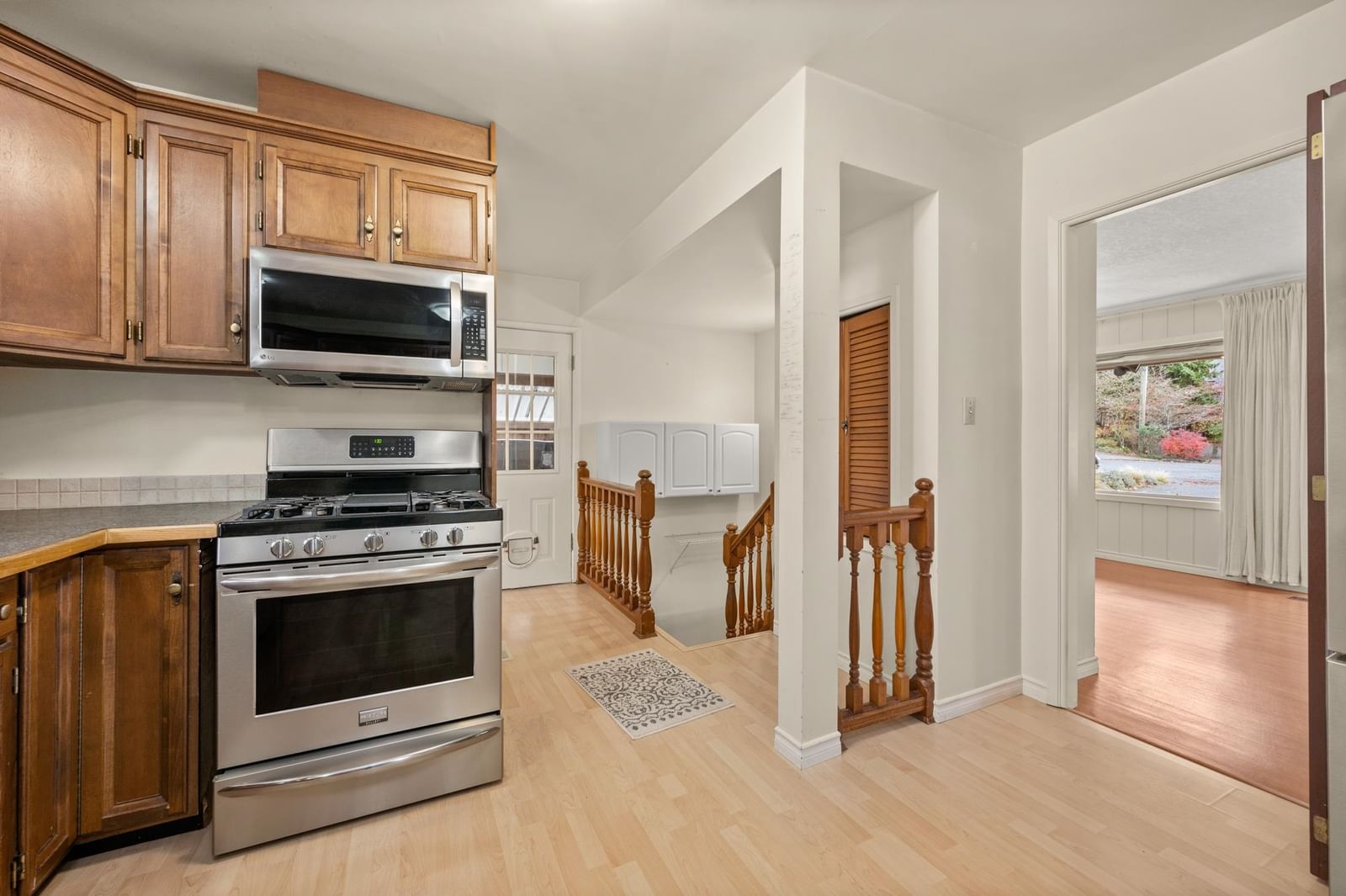 Listing Image 12