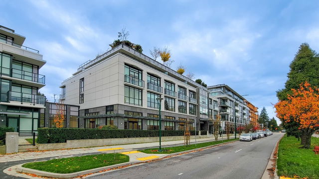 671 - 438 King Edward Avenue